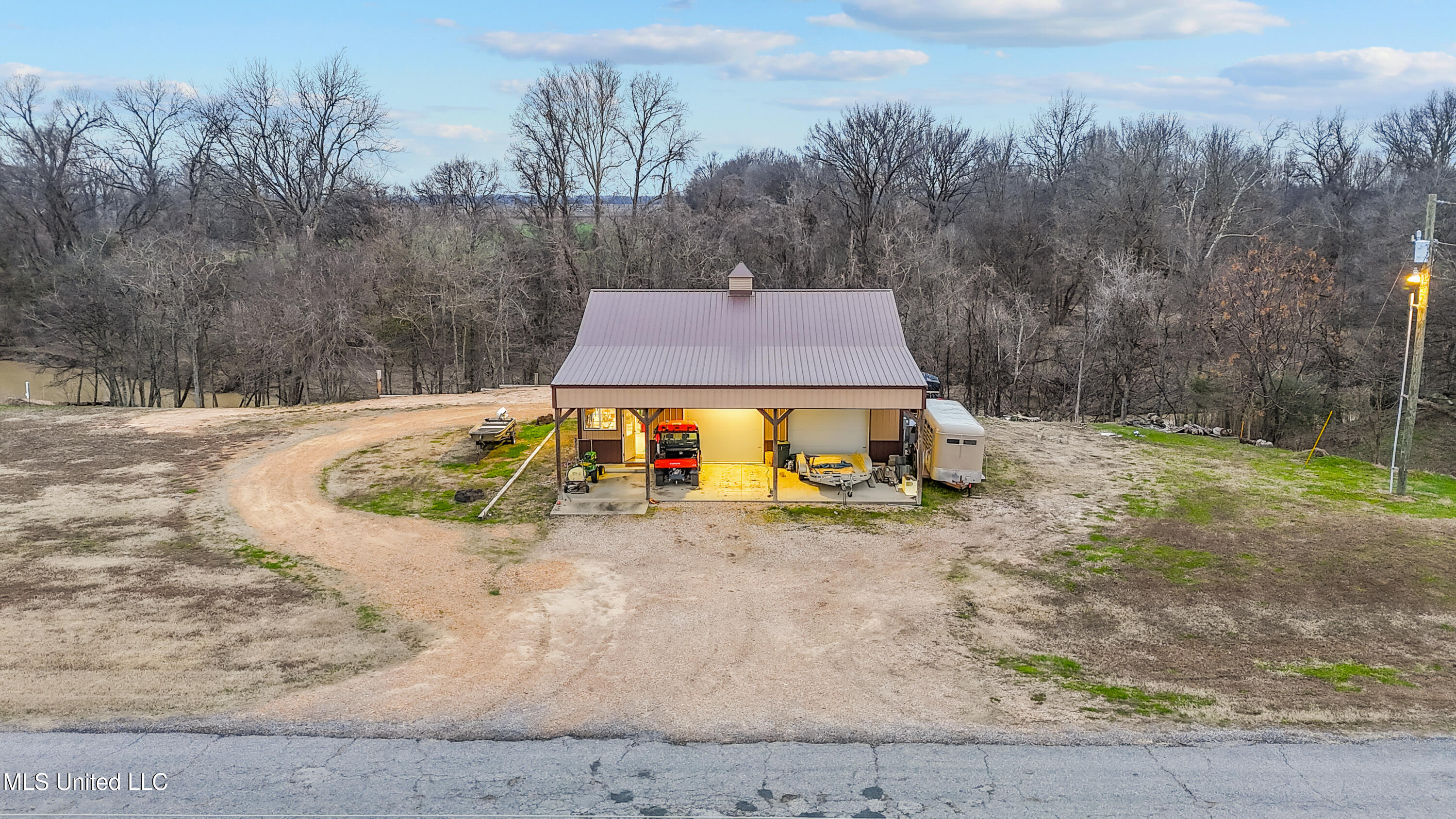 3777 Sunflower School Road Clarksdale, MS 38614 - Photo 18 of 18 37777 Sunflower Sc shop