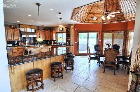 13147 Log Cabin Fenton, MI 48430 - Photo 8 of 38 20438743-7.JPG