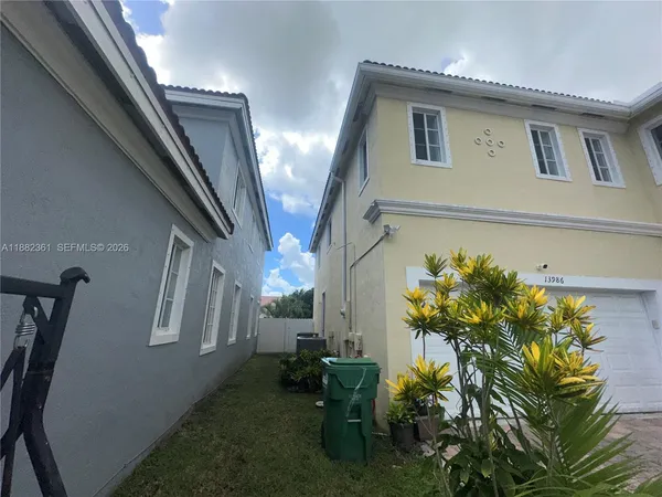 $647,500 | 13986 Southwest 276th Way, Homestead, FL 33032