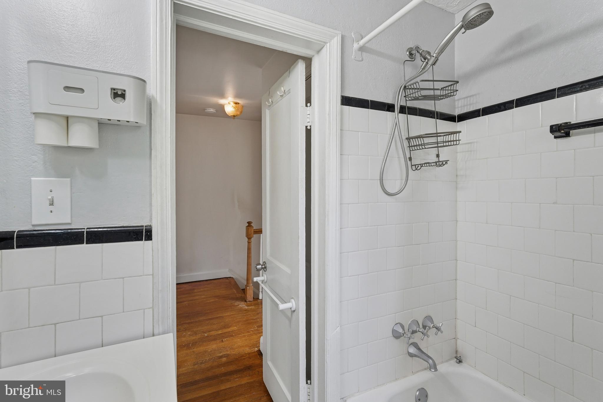 3612 Evergreen Avenue Baltimore, MD 21206 - Photo 29 of 44 original tile
