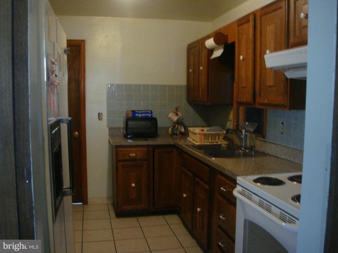 8415 Rugby Road Manassas Park, VA 20111 - Photo 13 of 25 Kitchen