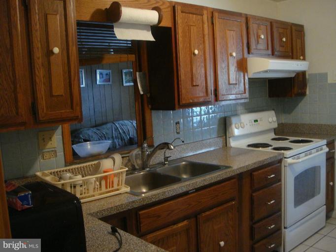 8415 Rugby Road Manassas Park, VA 20111 - Photo 16 of 25 Kitchen #2