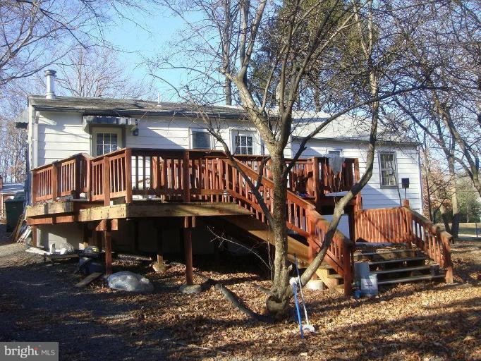 8415 Rugby Road Manassas Park, VA 20111 - Photo 20 of 25 Deck