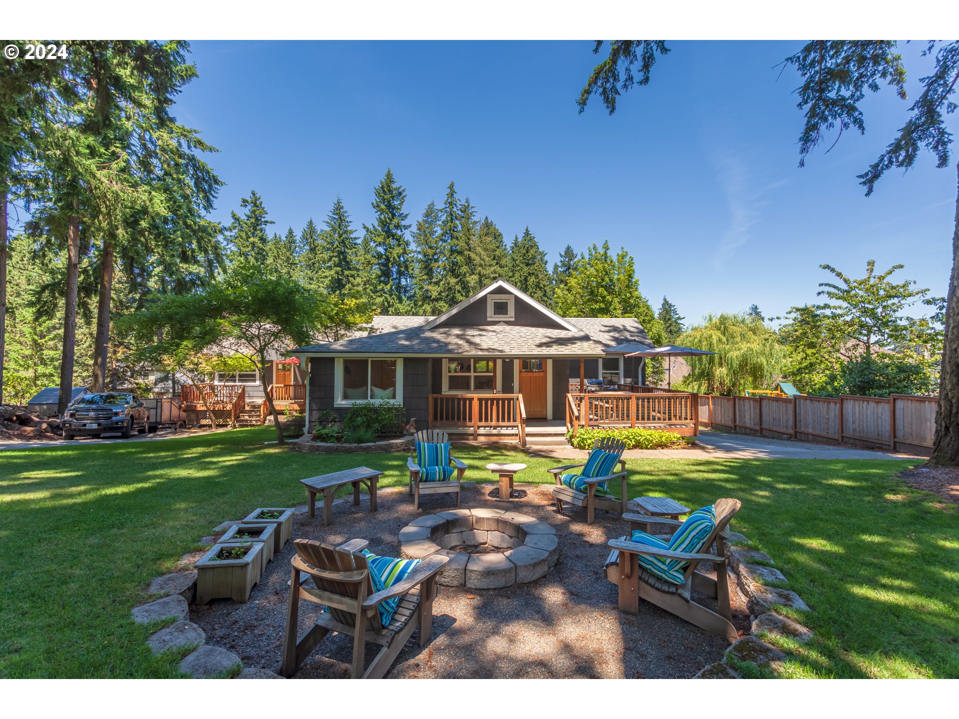 3225-3227 Southwest Stephenson St