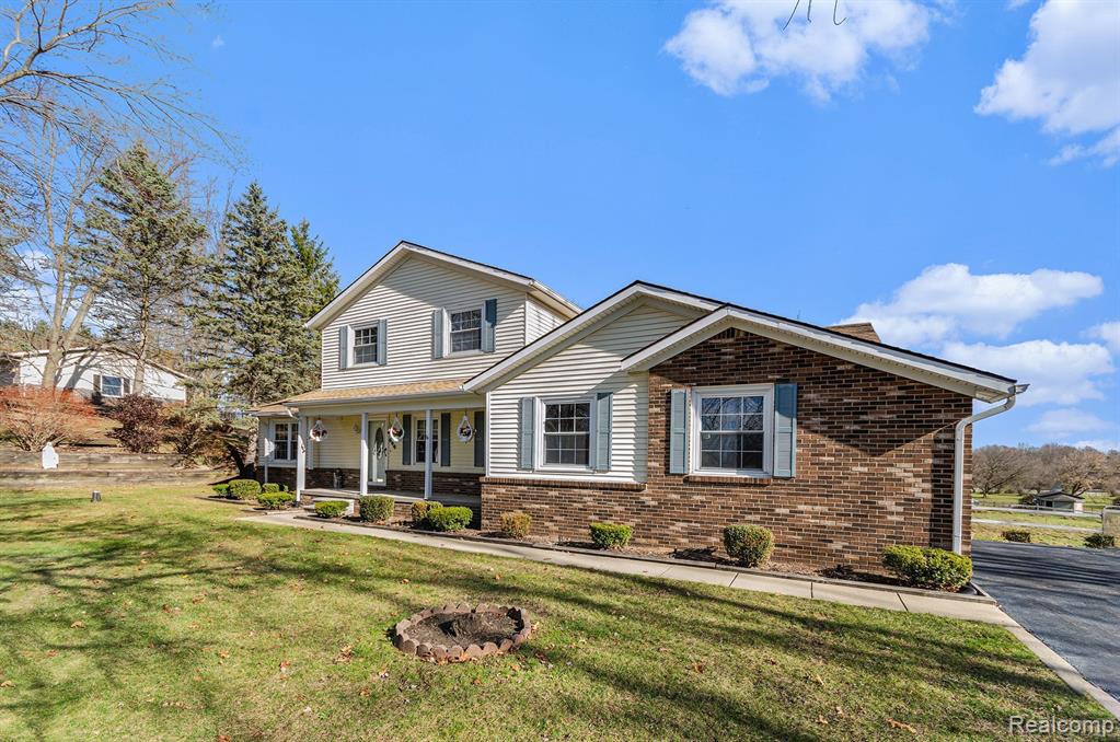 644 Murray Hill Road Highland, MI 48357 - Photo 5 of 31