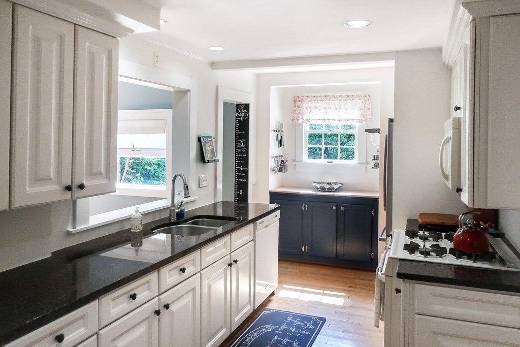 57 Shade Street Lexington, MA 02421 - Photo 10 of 28