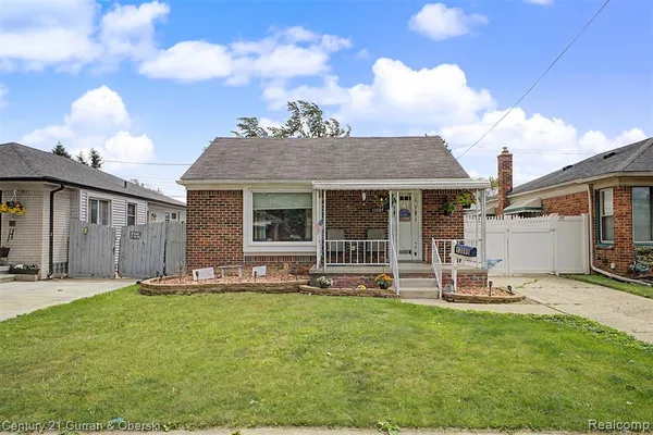 $215,000 | 13085 Orchard Street, Southgate, MI 48195