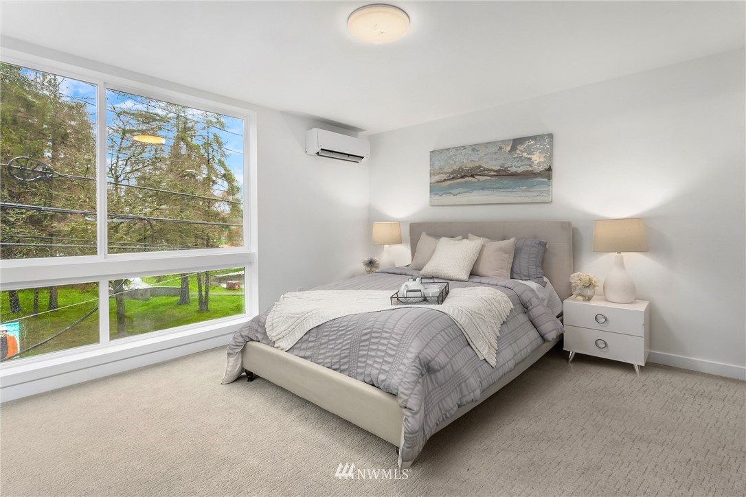 2402 Southwest Genesee Street Seattle, WA 98106 - Photo 12 of 17 Gallery Image 12