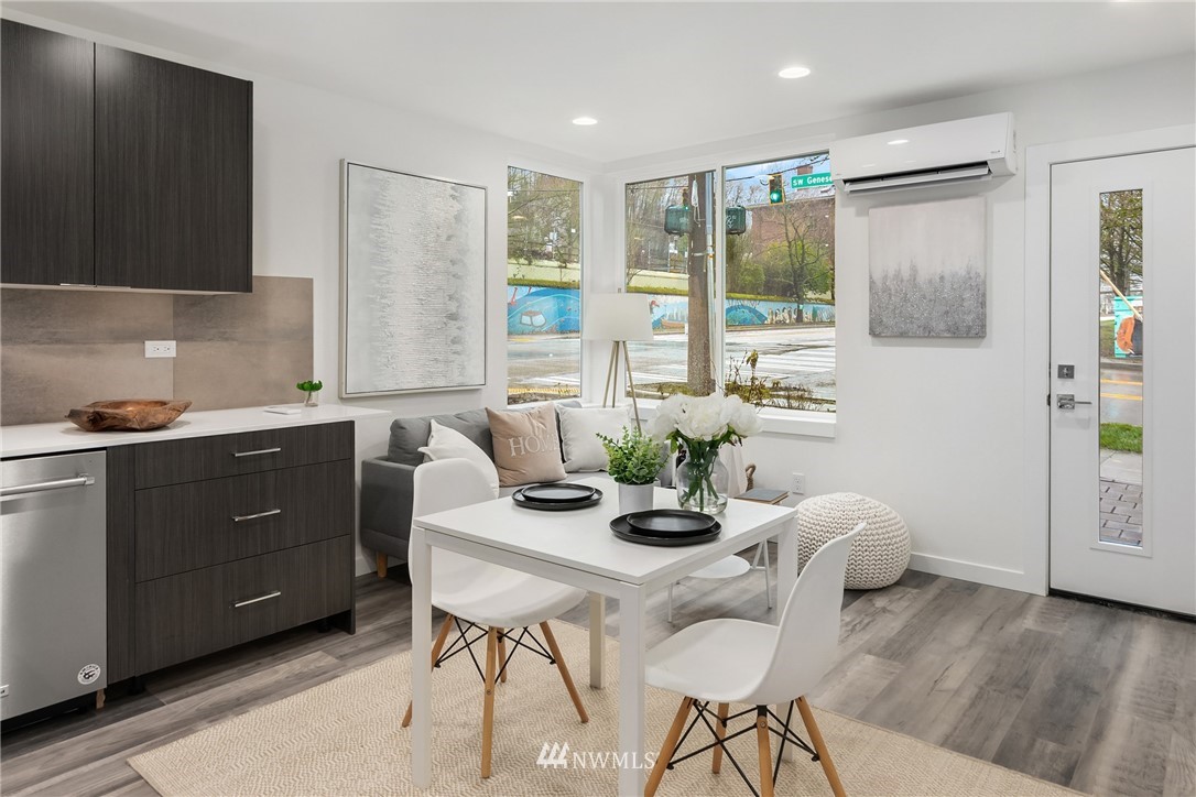 2402 Southwest Genesee Street Seattle, WA 98106 - Photo 3 of 17 Gallery Image 3