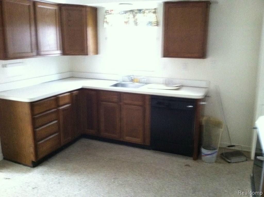 641 Vernier Road Grosse Pointe, MI 48236 - Photo 5 of 18 vernier1-2014-01-27.jpg
