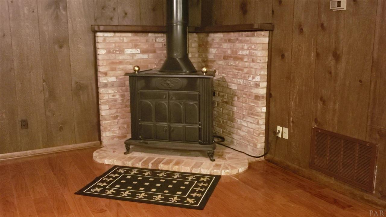 7245 Heath Road Milton, FL 32570 - Photo 4 of 23 Gallery Image 4