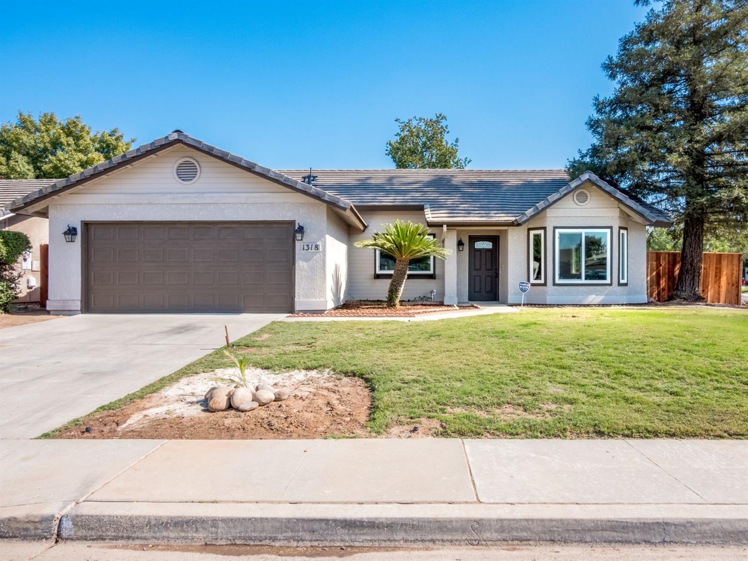 1318 Del Altair Avenue Reedley, CA 93654 - Photo 1 of 32 Gallery Image 1