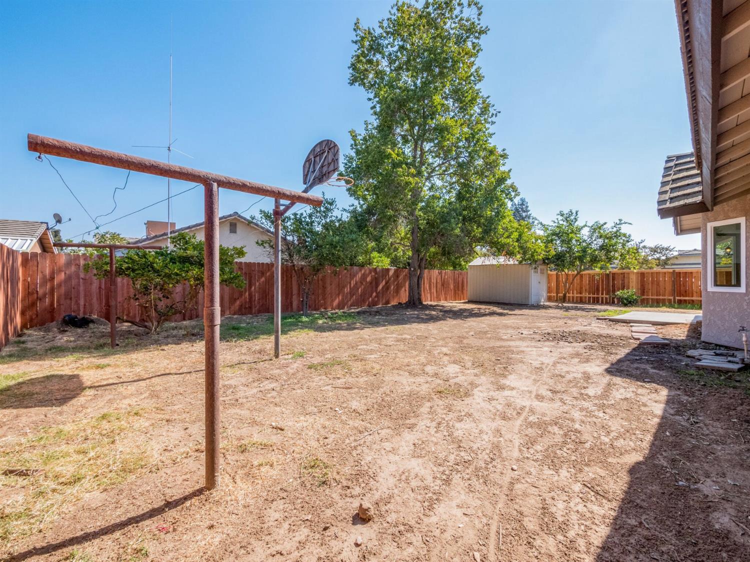 1318 Del Altair Avenue Reedley, CA 93654 - Photo 27 of 32 Gallery Image 27