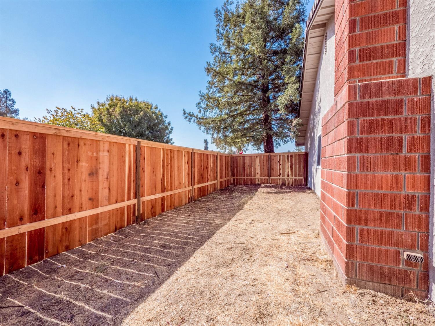 1318 Del Altair Avenue Reedley, CA 93654 - Photo 28 of 32 Gallery Image 28