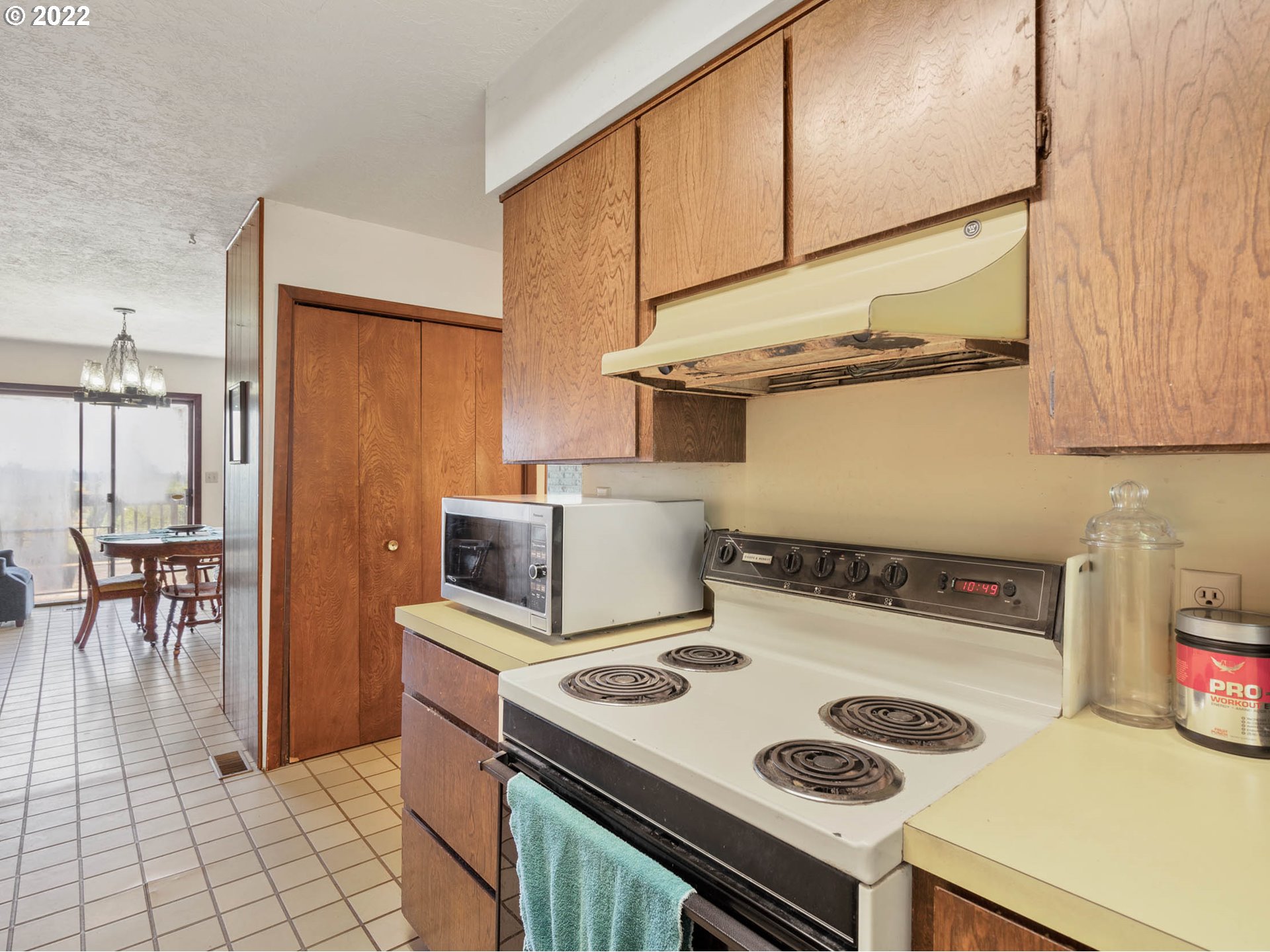 10960 Northwest Valley Vista Road Hillsboro, OR 97124 - Photo 15 of 32
