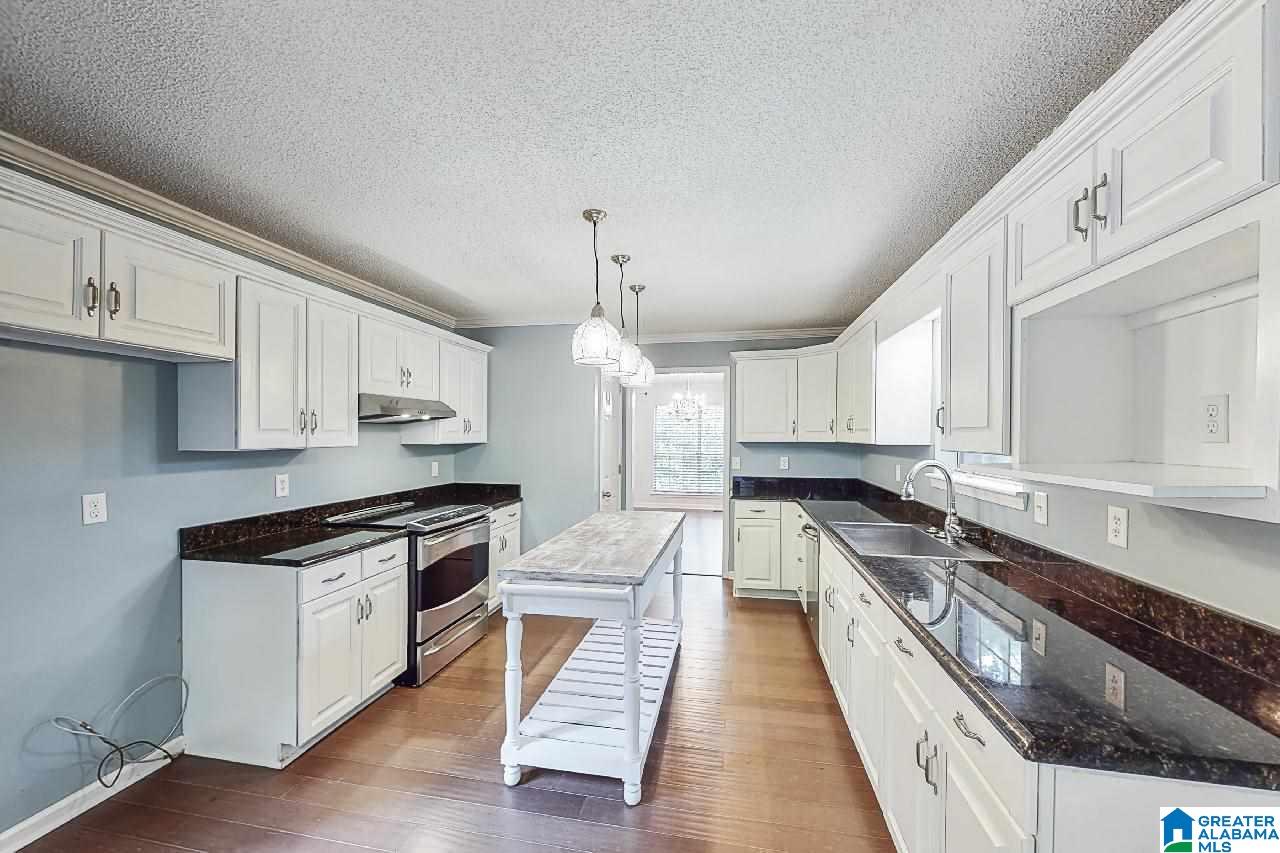 212 Cahaba Lake Circle Helena, AL 35080 - Photo 14 of 47