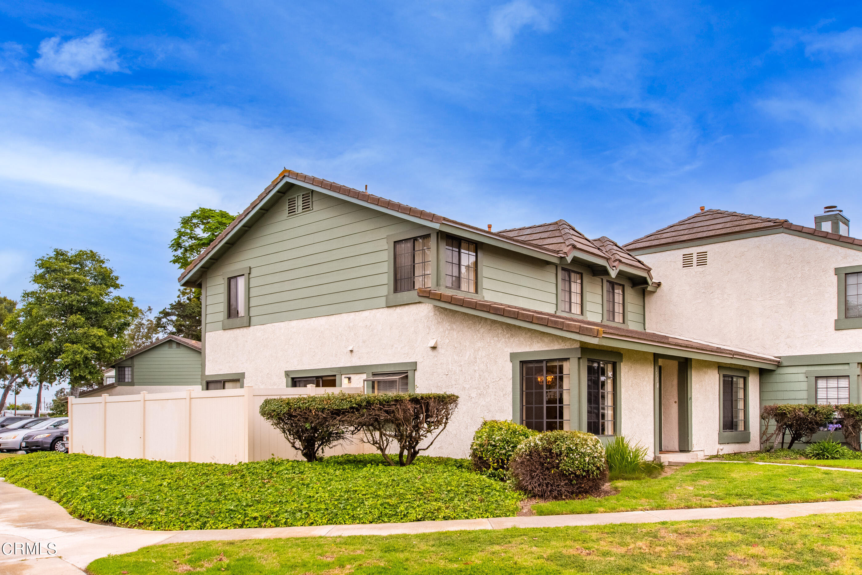 3510 Olds Road Oxnard, CA 93033 - Photo 2 of 36 a front view of a house with a yard