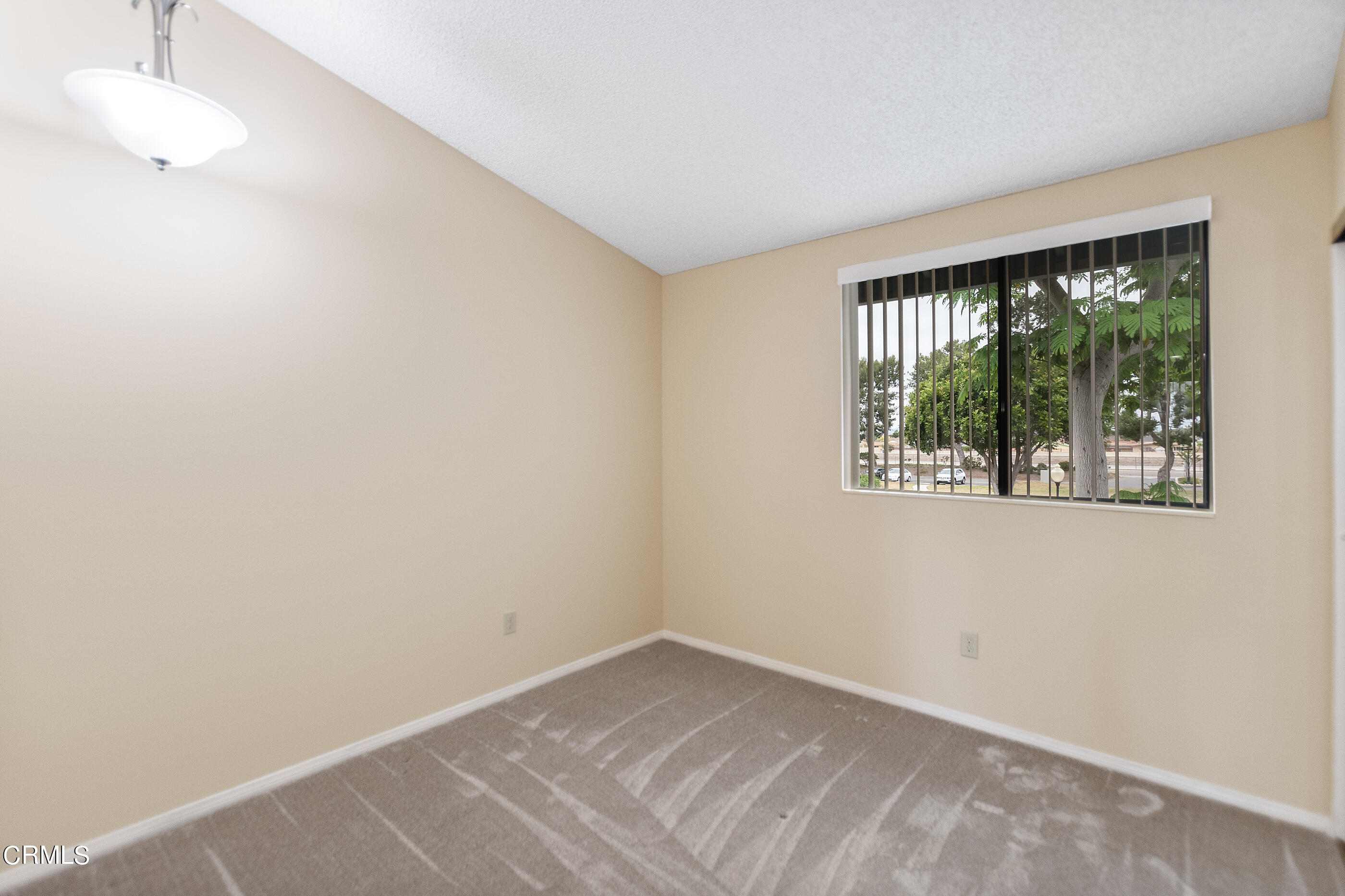 3510 Olds Road Oxnard, CA 93033 - Photo 28 of 36 an empty room with a window