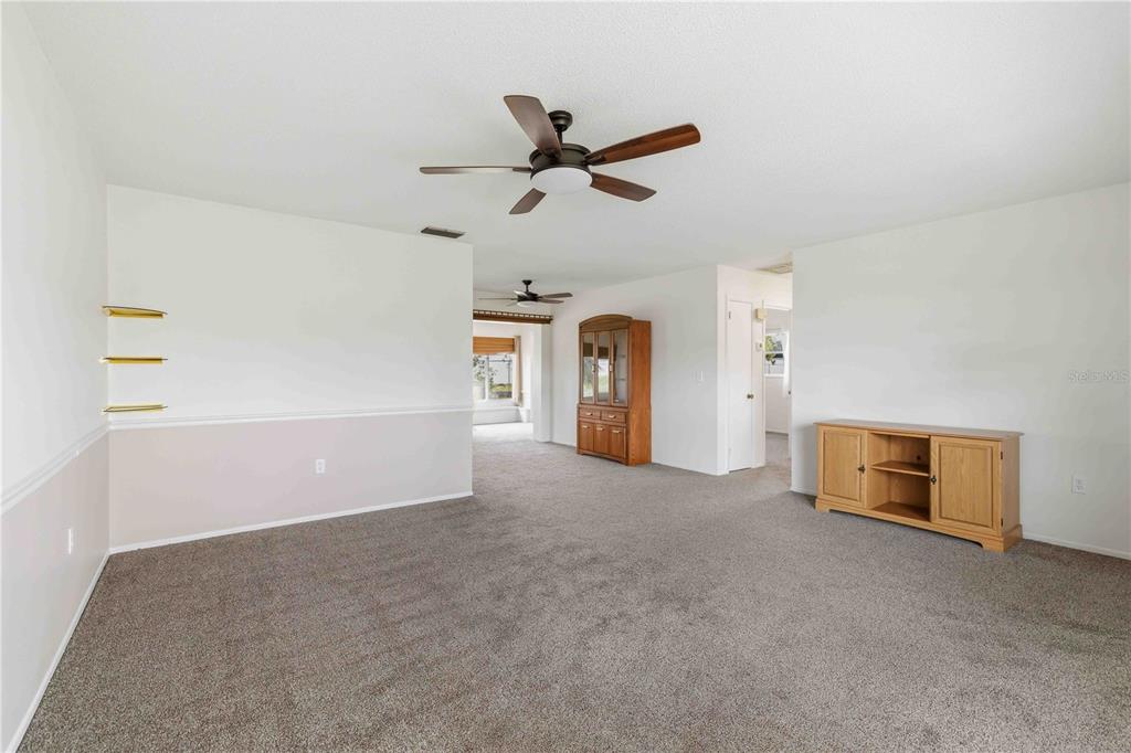 4001 Chinaberry Road Bradenton, FL 34208 - Photo 14 of 60