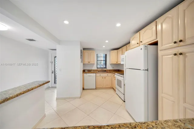 $248,000 | 2450 DC Country Club Boulevard, Unit 109B, Deerfield Beach, FL 33442