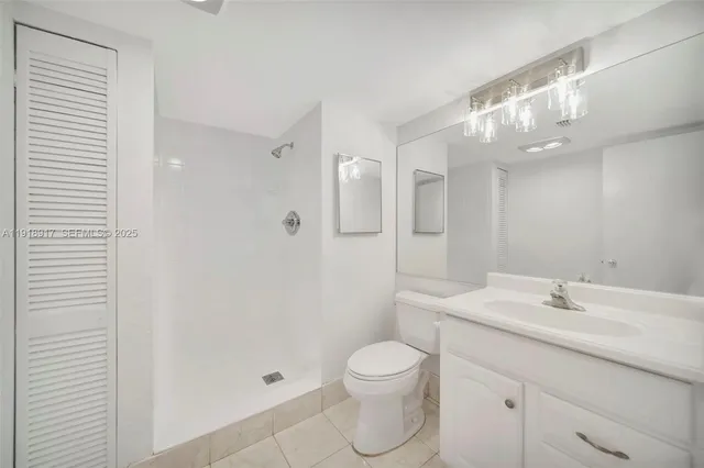 $248,000 | 2450 DC Country Club Boulevard, Unit 109B, Deerfield Beach, FL 33442