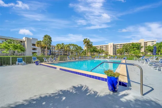 $248,000 | 2450 DC Country Club Boulevard, Unit 109B, Deerfield Beach, FL 33442
