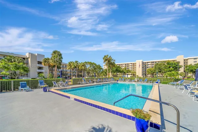 $248,000 | 2450 DC Country Club Boulevard, Unit 109B, Deerfield Beach, FL 33442