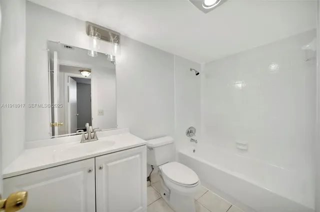 $248,000 | 2450 DC Country Club Boulevard, Unit 109B, Deerfield Beach, FL 33442