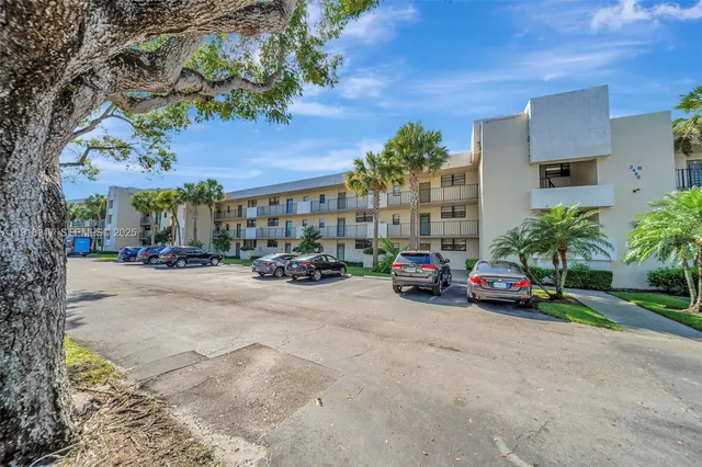 $248,000 | 2450 DC Country Club Boulevard, Unit 109B, Deerfield Beach, FL 33442