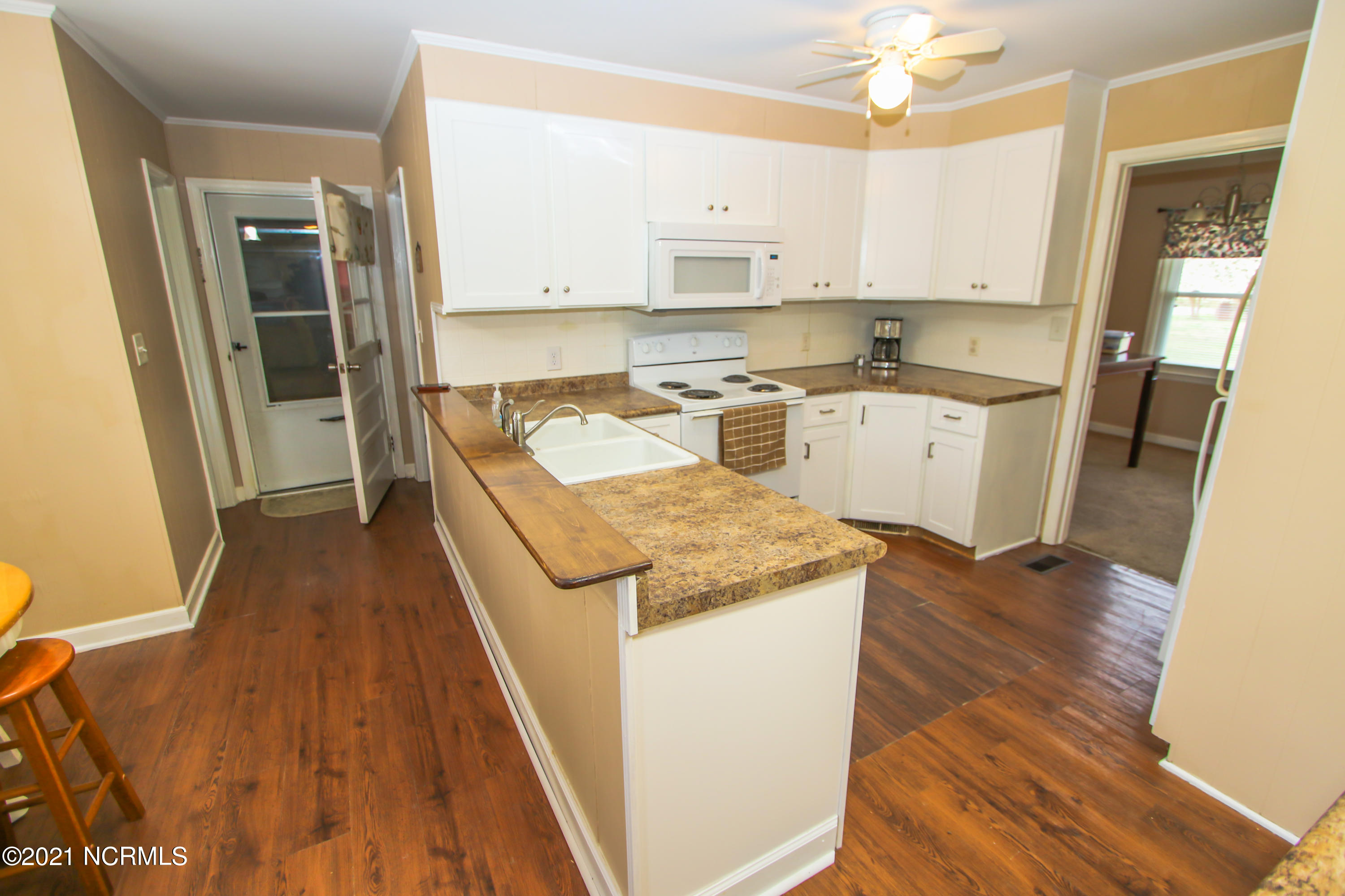 780 Huffmantown Road Richlands, NC 28574 - Photo 13 of 29 LJ7A0215