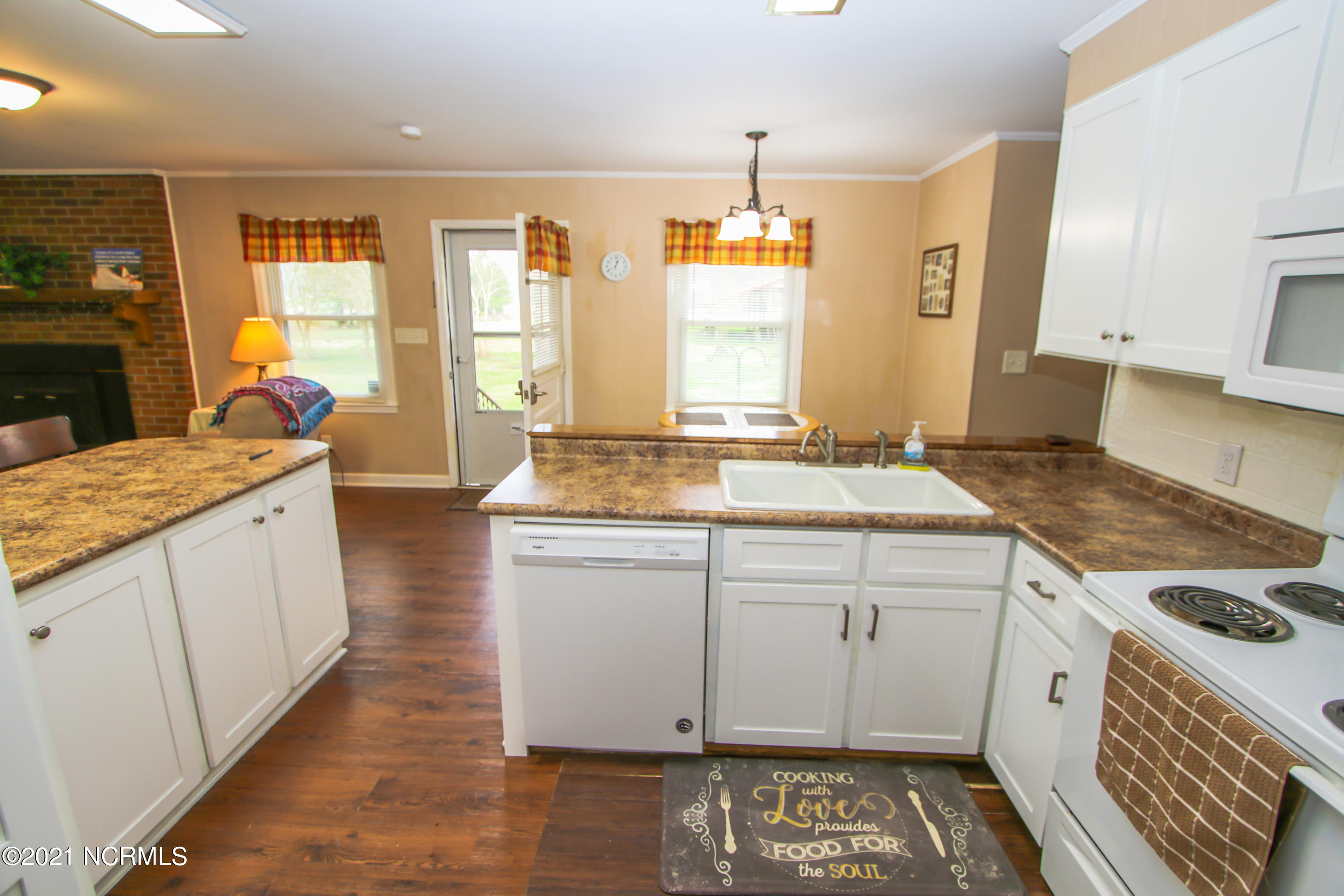 780 Huffmantown Road Richlands, NC 28574 - Photo 14 of 29 LJ7A0217
