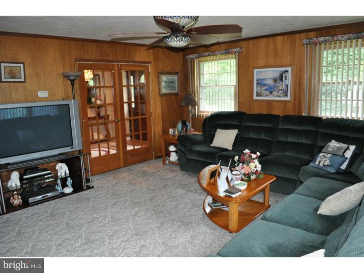 204 Knoll Road Wallingford, PA 19086 - Photo 11 of 25 Family Room