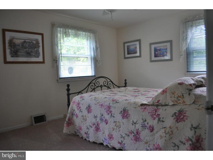 204 Knoll Road Wallingford, PA 19086 - Photo 17 of 25 Bedroom 2