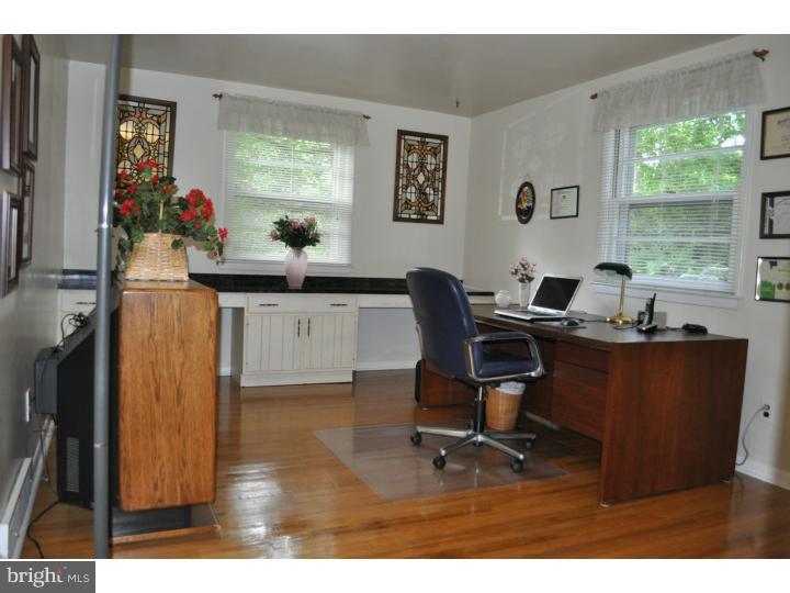 204 Knoll Road Wallingford, PA 19086 - Photo 22 of 25 Den