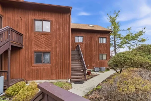 $2,300 | 1 Onuma Court, Unit 4, Vernon, NJ 07462