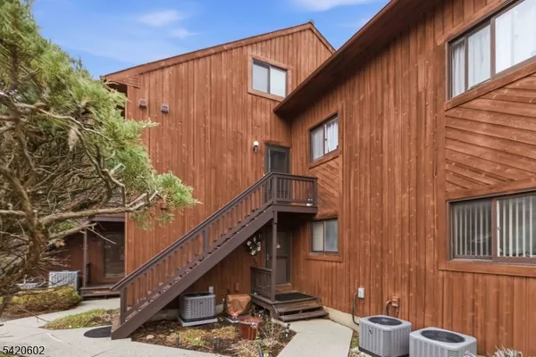 $2,300 | 1 Onuma Court, Unit 4, Vernon, NJ 07462