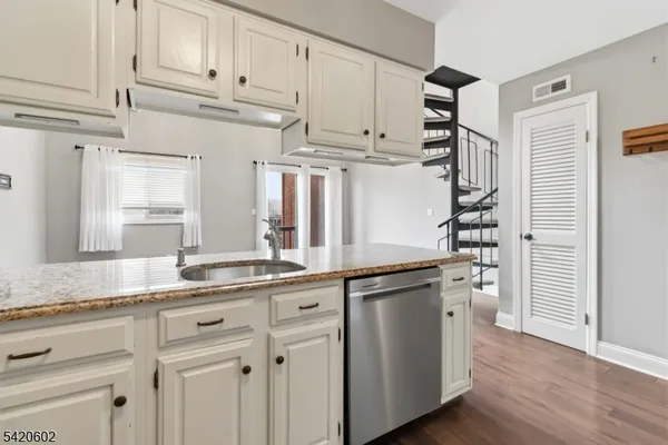 $2,300 | 1 Onuma Court, Unit 4, Vernon, NJ 07462