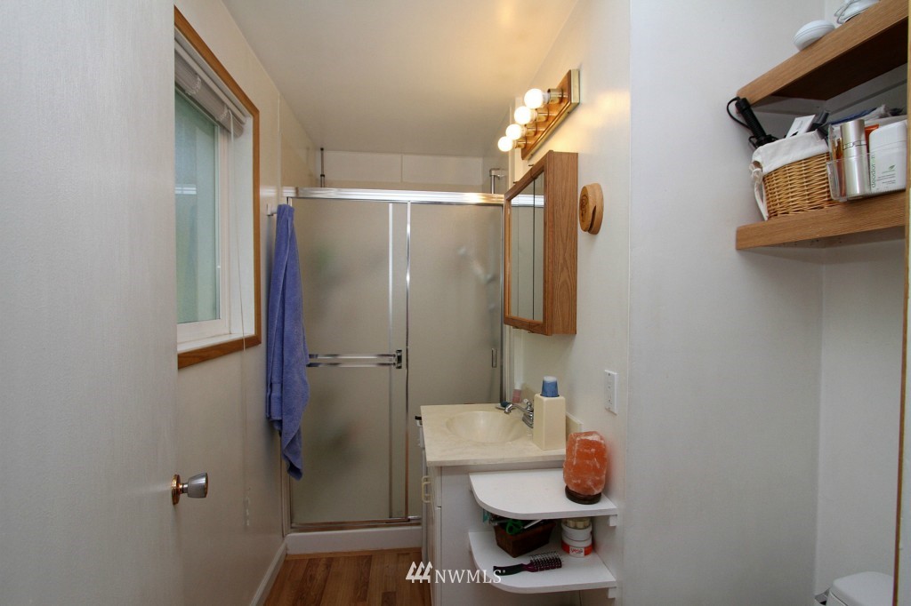 19122 2nd Avenue Southeast Bothell, WA 98012 - Photo 12 of 18