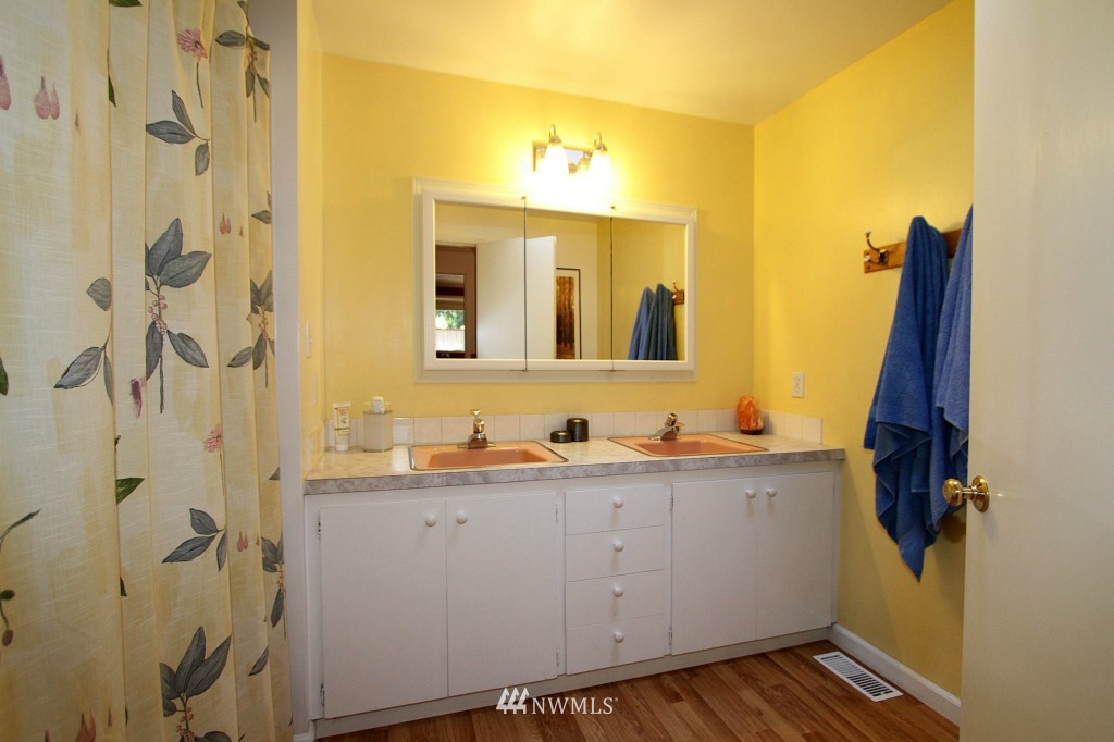 19122 2nd Avenue Southeast Bothell, WA 98012 - Photo 14 of 18