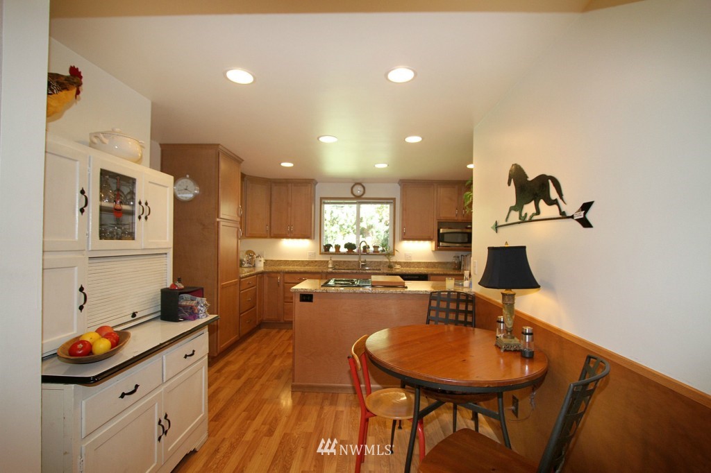 19122 2nd Avenue Southeast Bothell, WA 98012 - Photo 4 of 18