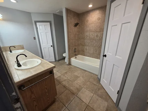 $219,900 | 2714 Westfield Street, Alvin, TX 77511