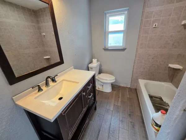 $219,900 | 2714 Westfield Street, Alvin, TX 77511