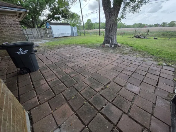 $219,900 | 2714 Westfield Street, Alvin, TX 77511