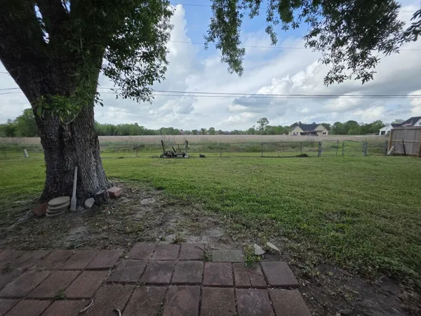 $219,900 | 2714 Westfield Street, Alvin, TX 77511
