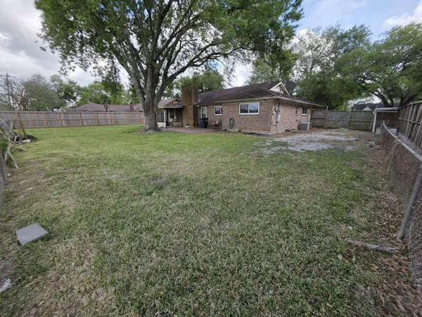 $219,900 | 2714 Westfield Street, Alvin, TX 77511