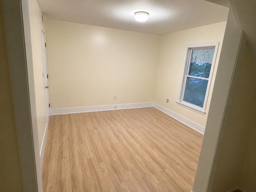 30 Ekman Street, Unit 3 Worcester, MA 01607 - Photo 9 of 11