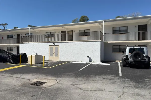 $895 | 1500 Virginia Avenue, Unit 209, Daytona Beach, FL 32114