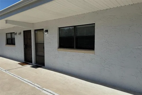 $895 | 1500 Virginia Avenue, Unit 209, Daytona Beach, FL 32114