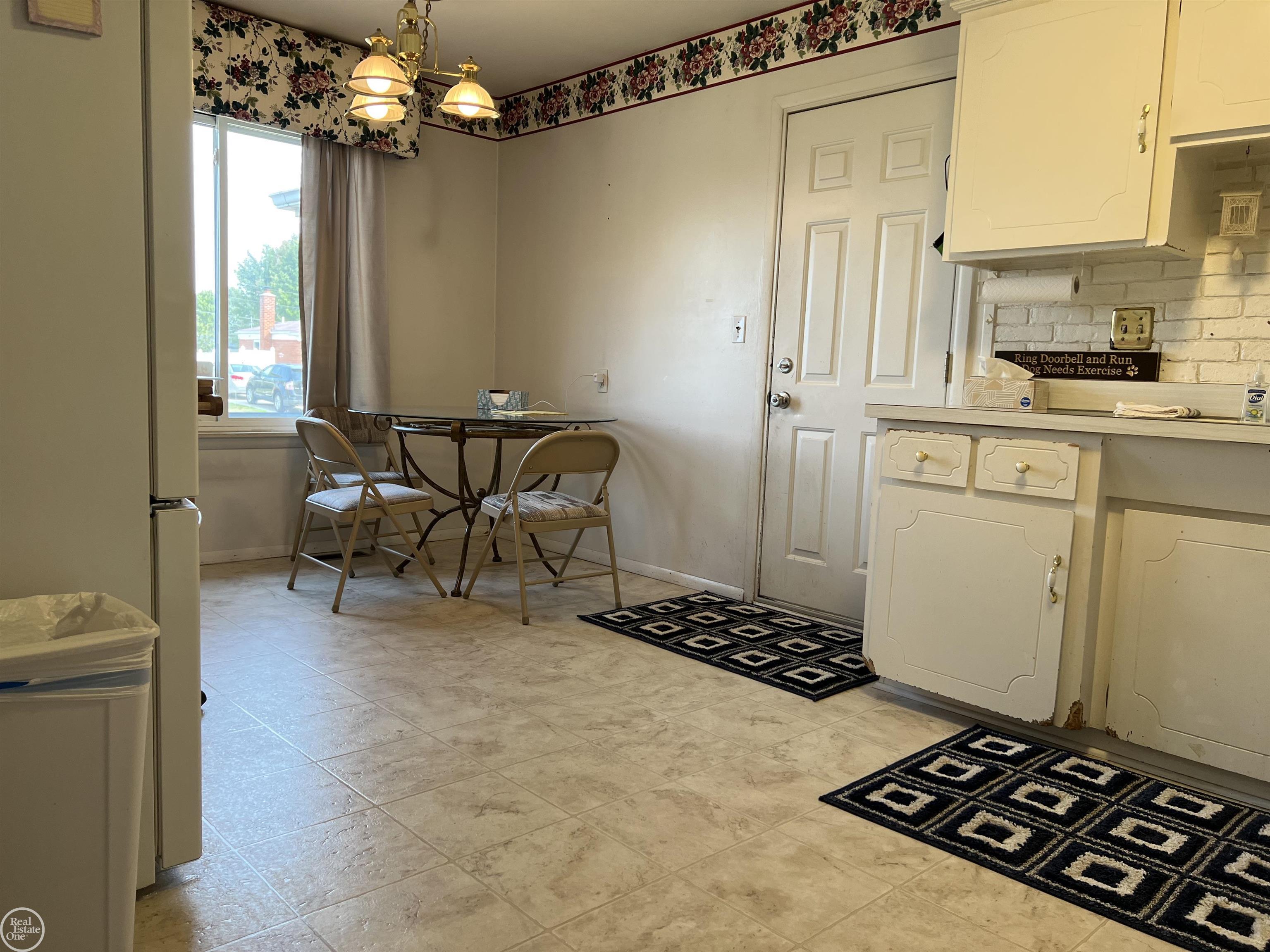 32551 Rosenbusch Drive Warren, MI 48088 - Photo 4 of 16
