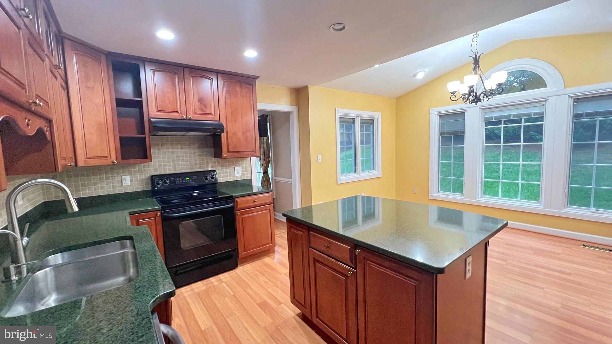 9531 Kings Grant Road Laurel, MD 20723 - Photo 5 of 31 Gallery Image 5